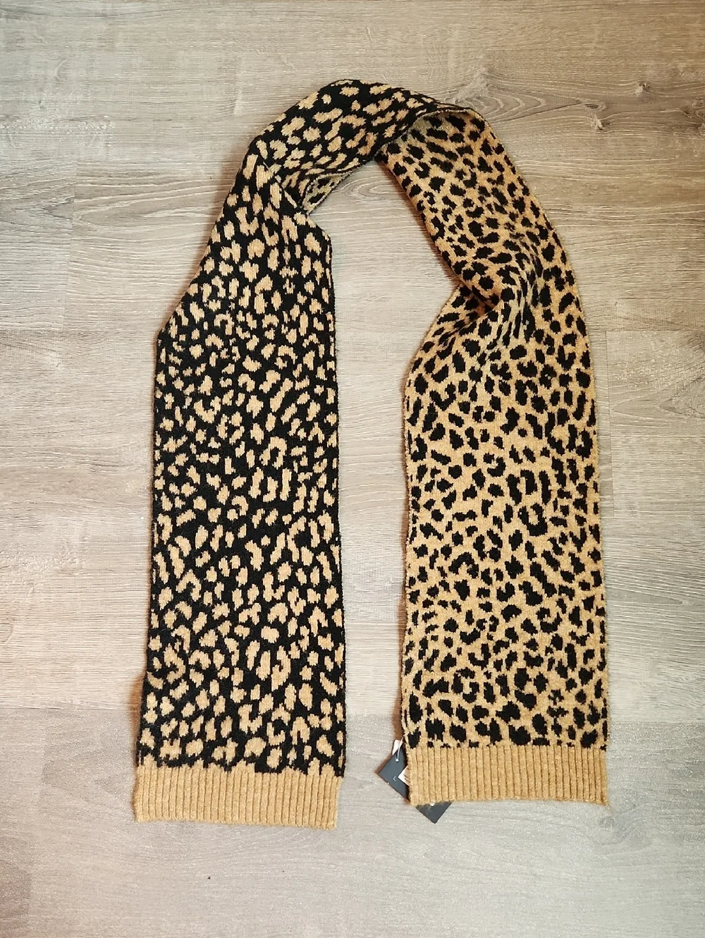 kate spade Leopard Print Knit Scarf in Tan and Black